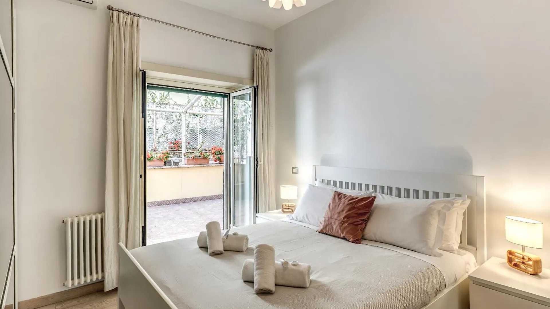 Santa Croce Apartment With Private Terrace Rome Italy