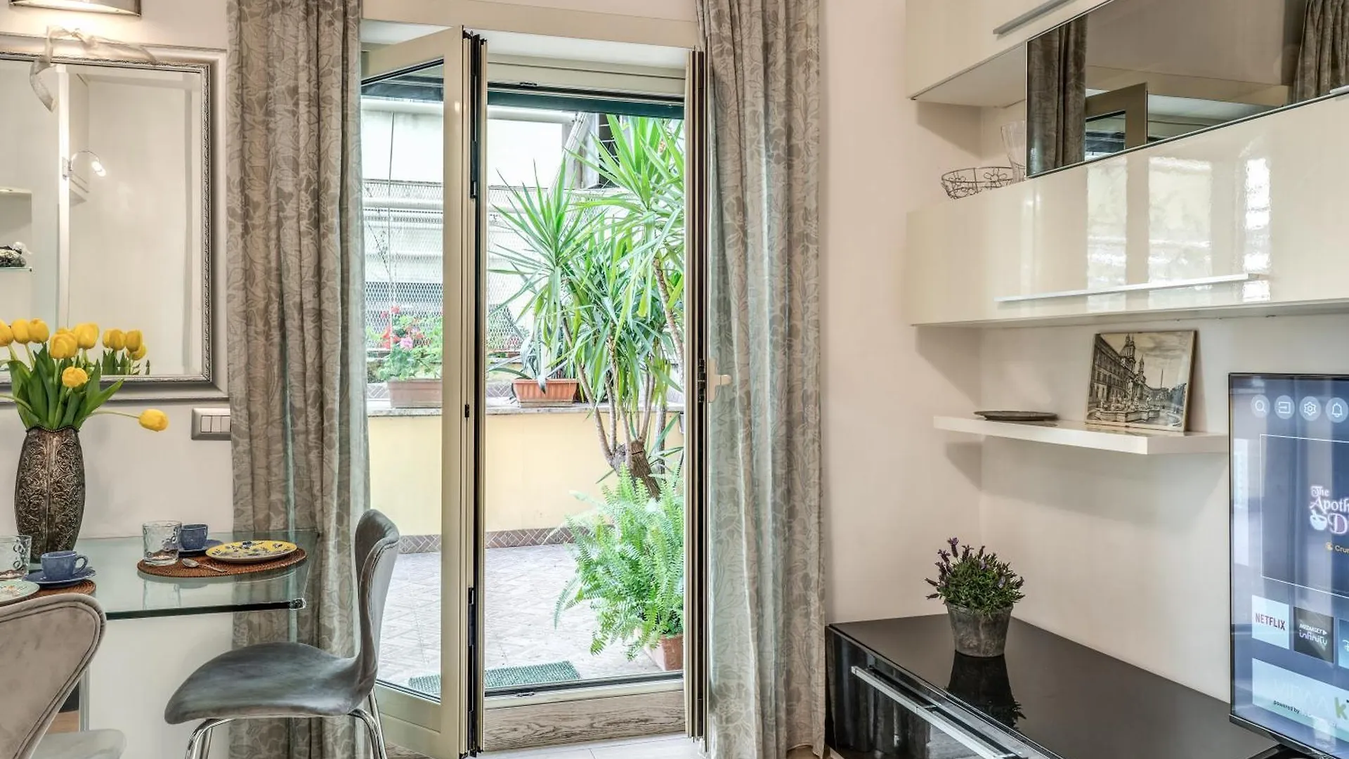 Santa Croce Apartment With Private Terrace Rome