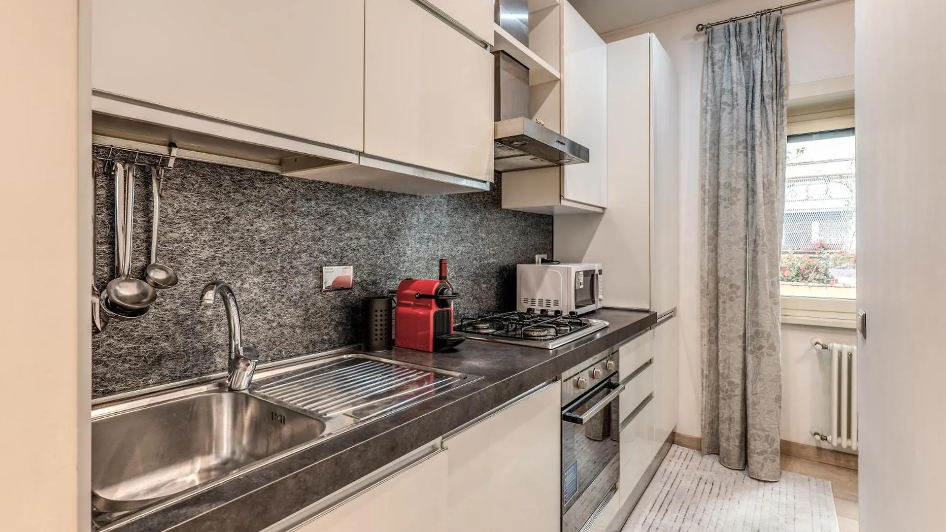 Santa Croce Apartment With Private Terrace Rome